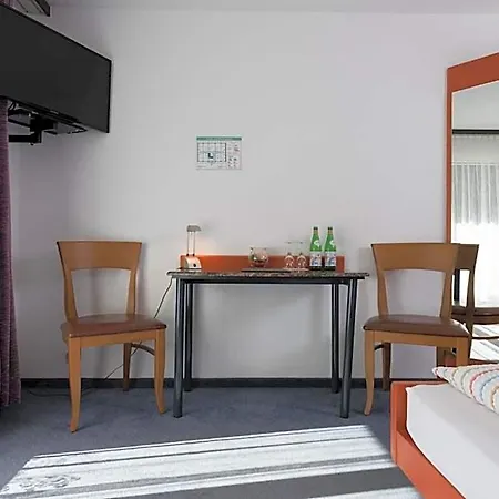 מלון Hotel-restaurant 3*