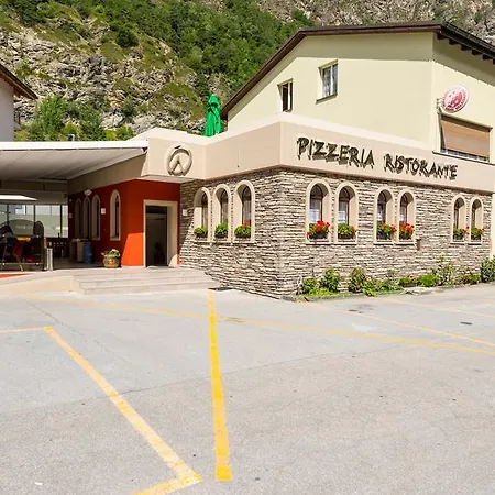 Hotel-restaurant