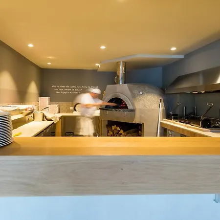 Hotel-restaurant מלון