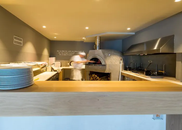 Hotel-restaurant מלון