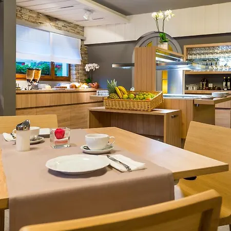 Hotel-restaurant