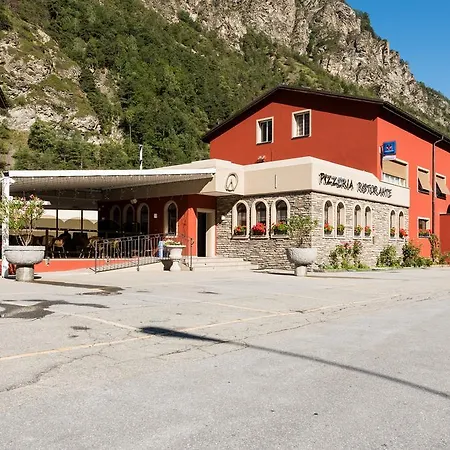 Hotel-restaurant